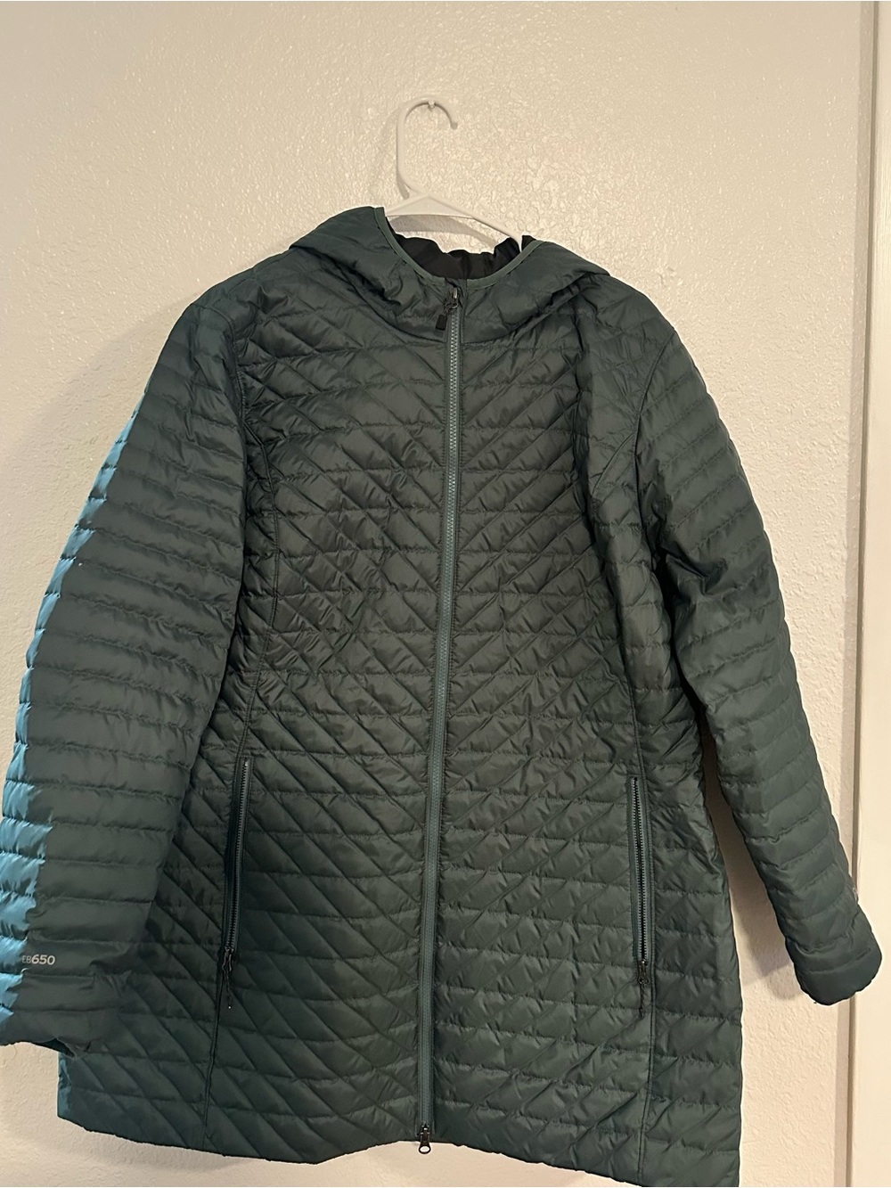 Eddie Bauer Women's Puffer Jacket Teal with Black Accents